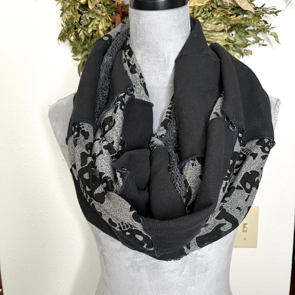 Upcycled Patchwork Infinity Scarf Black Skull Gray Fishnet Mens Goth Apocalypse - Picture 10 of 16